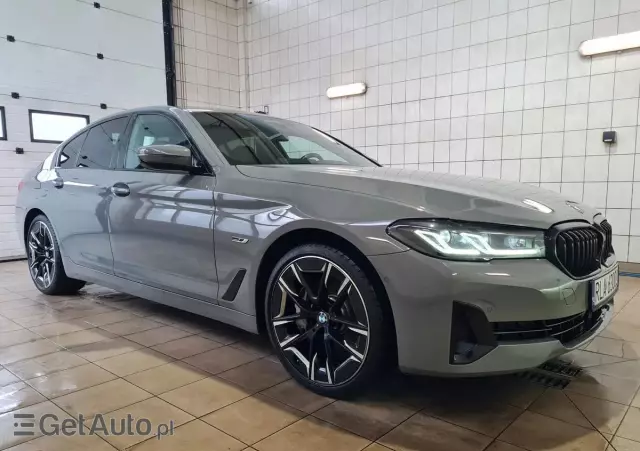 BMW Seria 5 550e xDrive PHEV M Sport