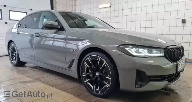 BMW Seria 5 550e xDrive PHEV M Sport