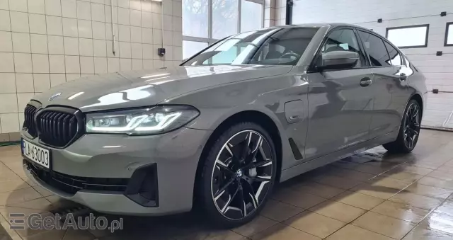 BMW Seria 5 550e xDrive PHEV M Sport