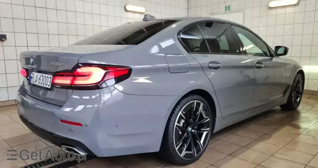 BMW Seria 5 550e xDrive PHEV M Sport