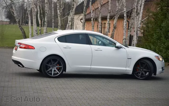 JAGUAR XF 