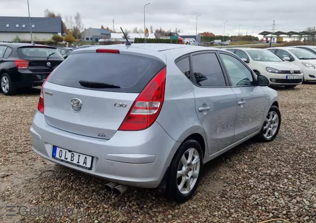 HYUNDAI I30 1.6 Classic +