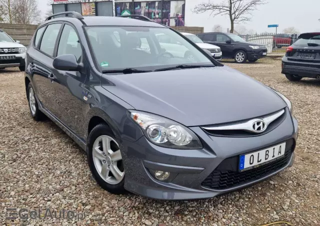 HYUNDAI I30 I30cw 1.6 CRDi blue Classic