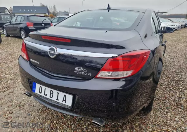 OPEL Insignia 2.0 Turbo 4x4 Cosmo