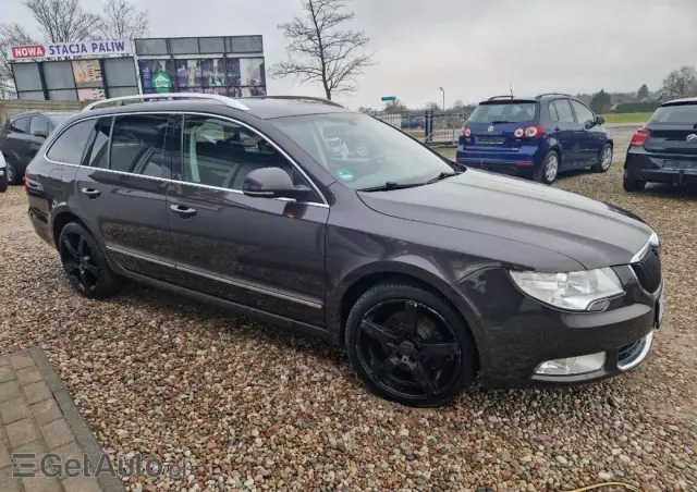 SKODA Superb Combi 1.8 TSI Elegance