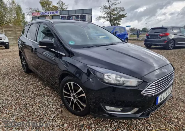 FORD Focus 1.0 EcoBoost Titanium