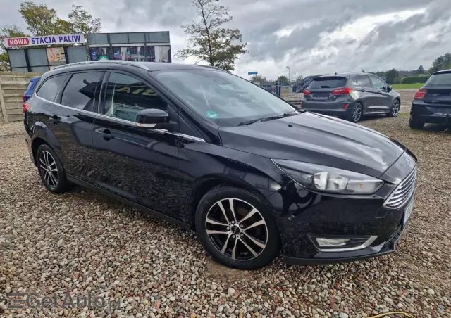 FORD Focus 1.0 EcoBoost Titanium