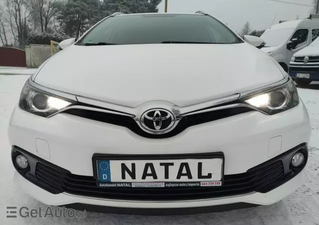 TOYOTA Auris 