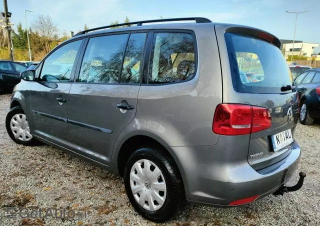 VOLKSWAGEN Touran 