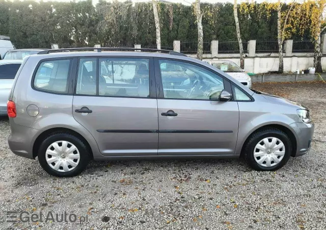 VOLKSWAGEN Touran 