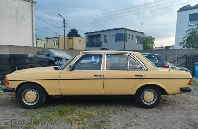 MERCEDES-BENZ W123 