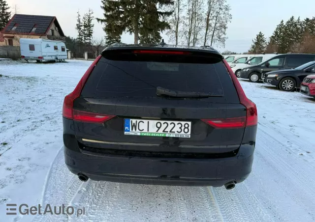 VOLVO V90 