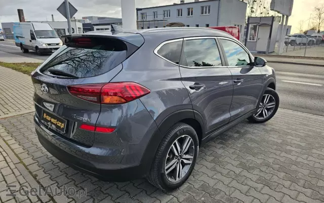 HYUNDAI Tucson 