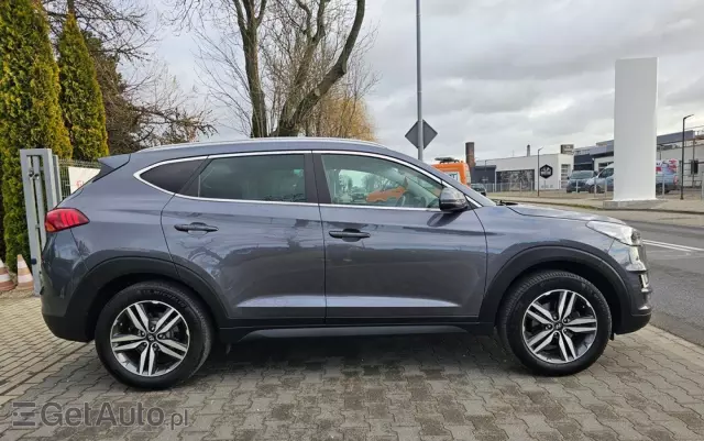 HYUNDAI Tucson 