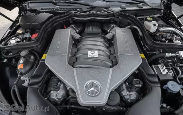 MERCEDES-BENZ Klasa C 63 AMG AMG SPEEDSHIFT MCT AMG Performance Package