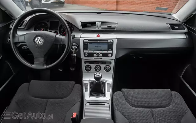 VOLKSWAGEN Passat 1.9 TDI Sportline