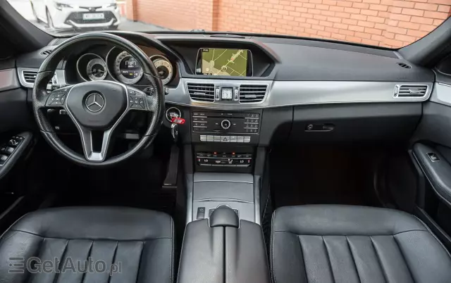 MERCEDES-BENZ Klasa E 220 BlueTEC 9G-TRONIC Avantgarde