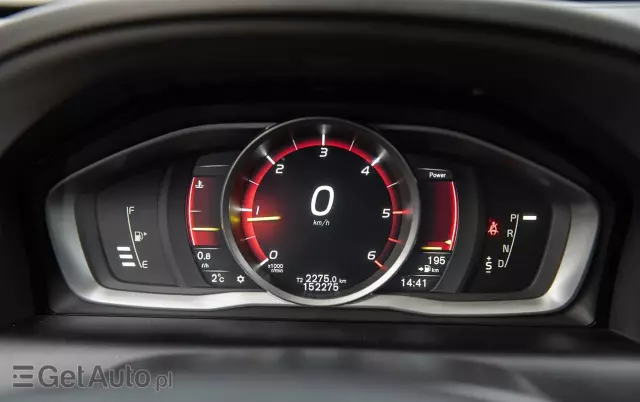 VOLVO XC 60 D3 Drive-E Momentum