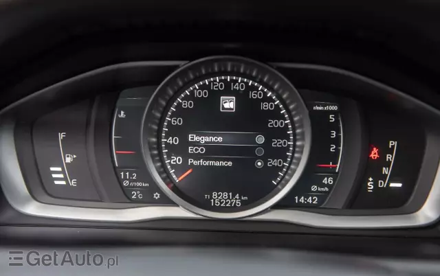 VOLVO XC 60 D3 Drive-E Momentum