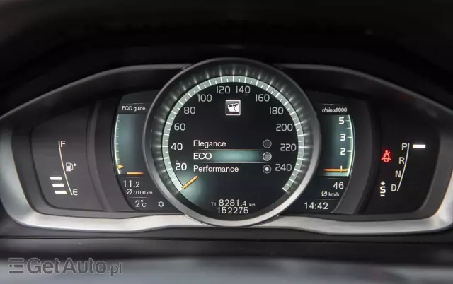 VOLVO XC 60 D3 Drive-E Momentum