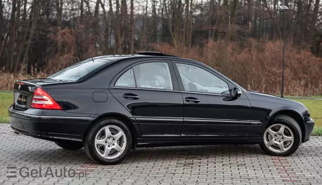 MERCEDES-BENZ Klasa C 180 T Kompressor Automatik Avantgarde Sport Edition