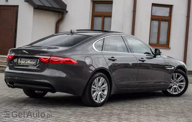 JAGUAR XF 2.0 i4D Prestige