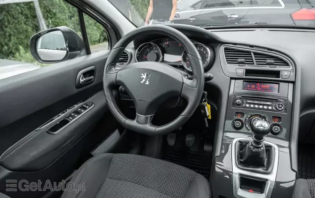 PEUGEOT 5008 1.6 HDi Family