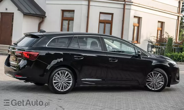 TOYOTA Avensis 2.0 D-4D Premium