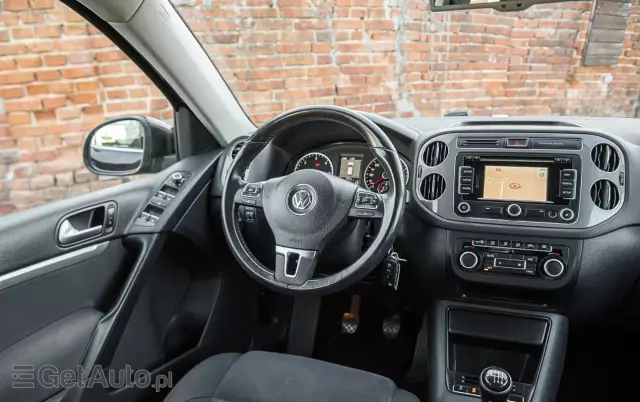 VOLKSWAGEN Tiguan 2.0 TDI DPF BlueMotion Technology Sport & Style