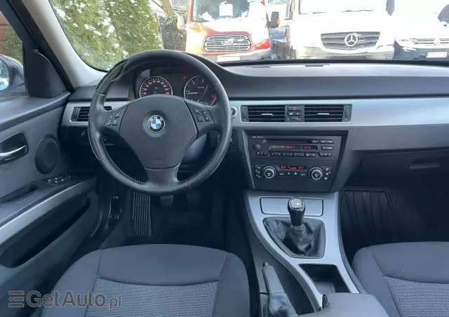 BMW Seria 3 318d