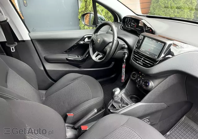 PEUGEOT 208 1.2 PureTech Style