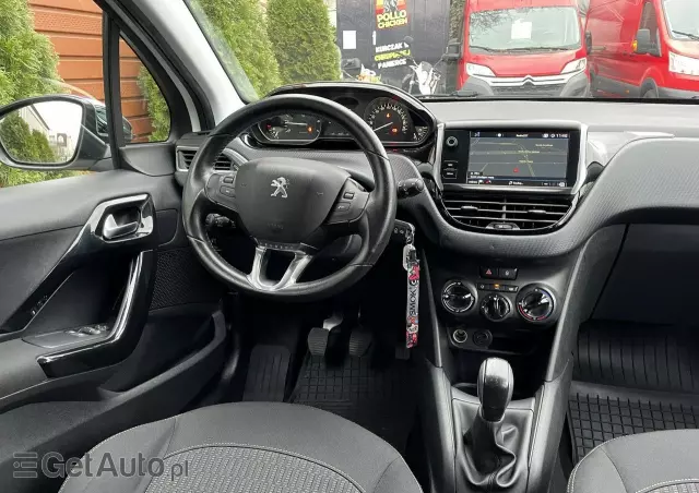 PEUGEOT 208 1.2 PureTech Style