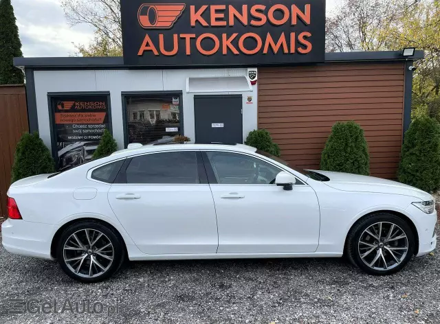 VOLVO S90 T5 Momentum