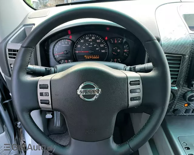 NISSAN Titan 