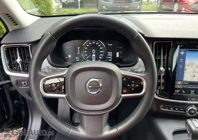 VOLVO V90 D3 AWD Momentum