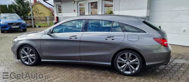 MERCEDES-BENZ CLA Shooting Brake 180 d AMG Line