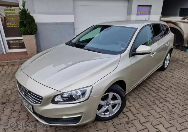 VOLVO V60 D2 Geartronic Momentum