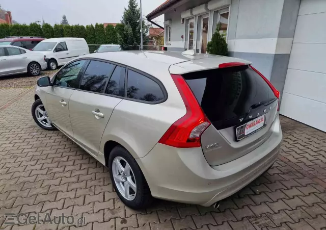 VOLVO V60 D2 Geartronic Momentum