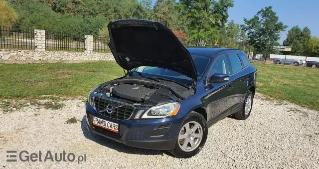 VOLVO XC 60 D4 Momentum