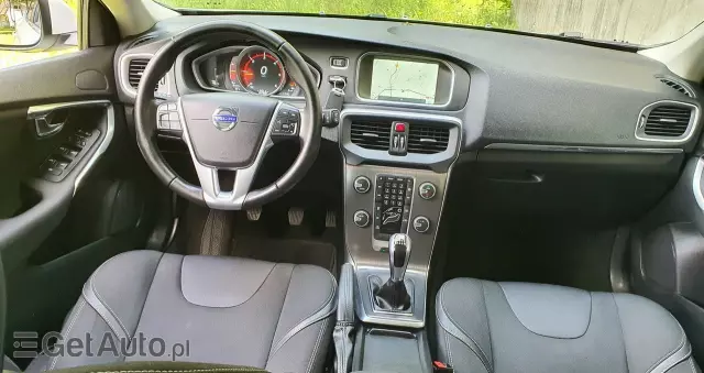 VOLVO V40 D2 Drive-E Momentum