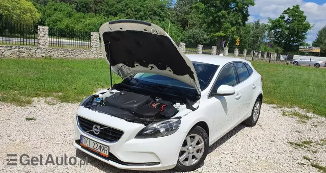 VOLVO V40 D2 Drive-E Momentum