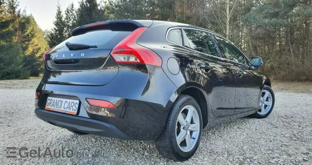 VOLVO V40 D2 Momentum