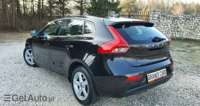 VOLVO V40 D2 Momentum