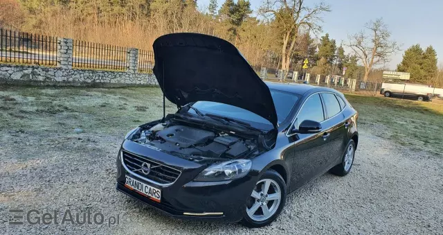 VOLVO V40 D2 Momentum