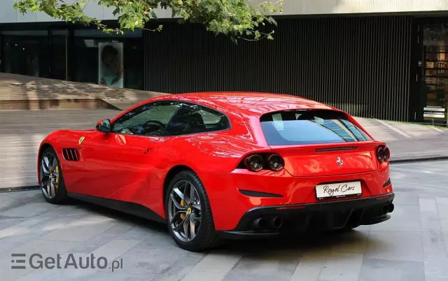 FERRARI GTC4Lusso 