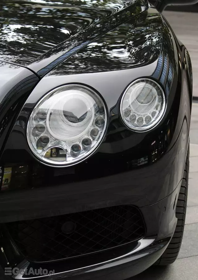 BENTLEY Continental GT V8