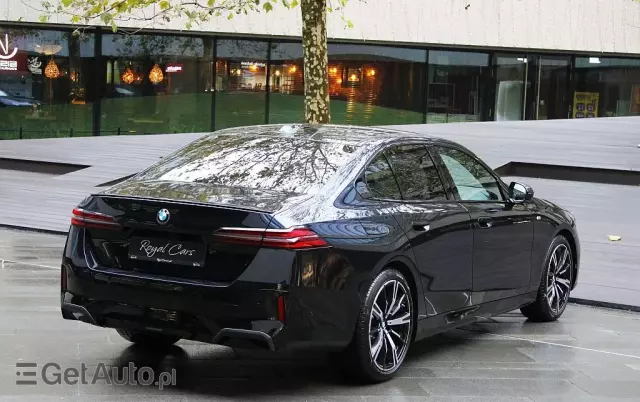 BMW Seria 5 520d xDrive mHEV M Sport