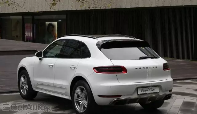 PORSCHE Macan 