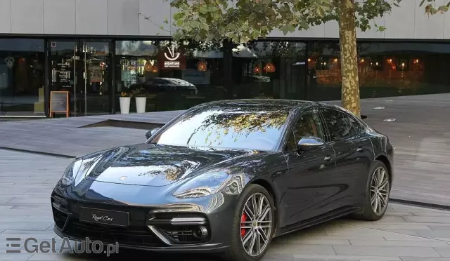 PORSCHE Panamera 