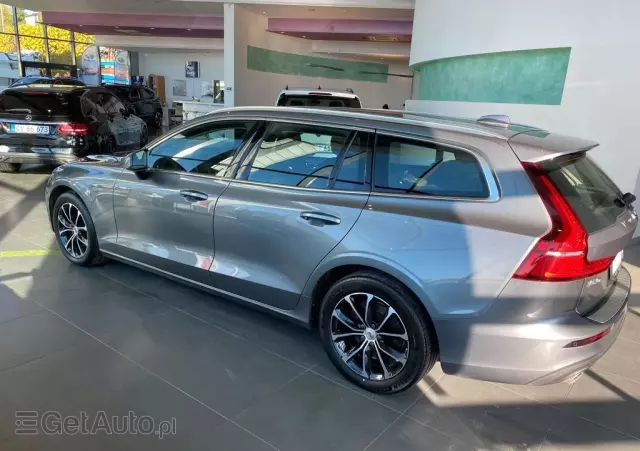 VOLVO V60 B4 D Geartronic Momentum